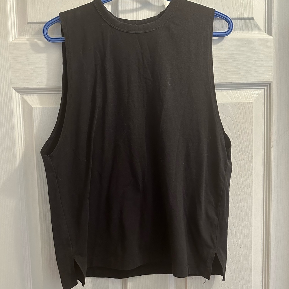 Under Armour Tank size medium